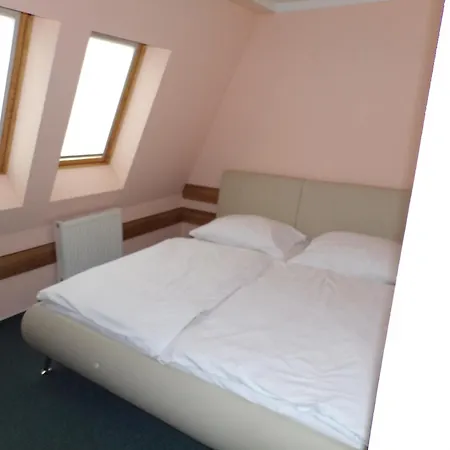 Motel Osecek בית הארחה *